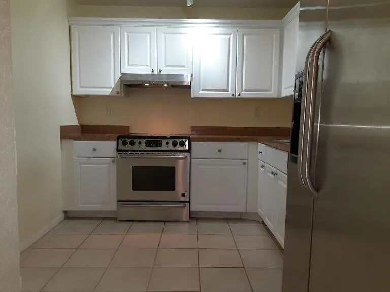 711 North Pine Island Road #206, Plantation, FL 33324, US