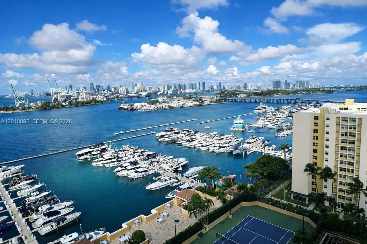 90 Miami Beach, FL 33139, USA