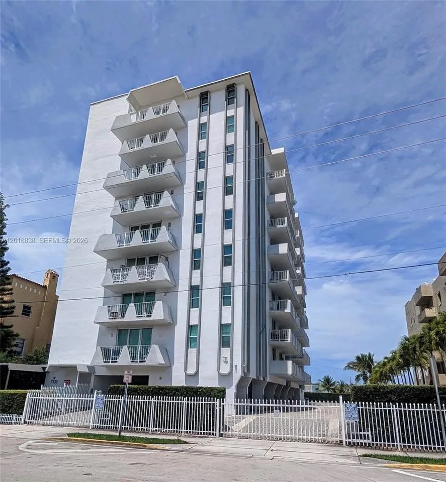 7133 Bay Dr, Miami Beach, FL 33141, USA