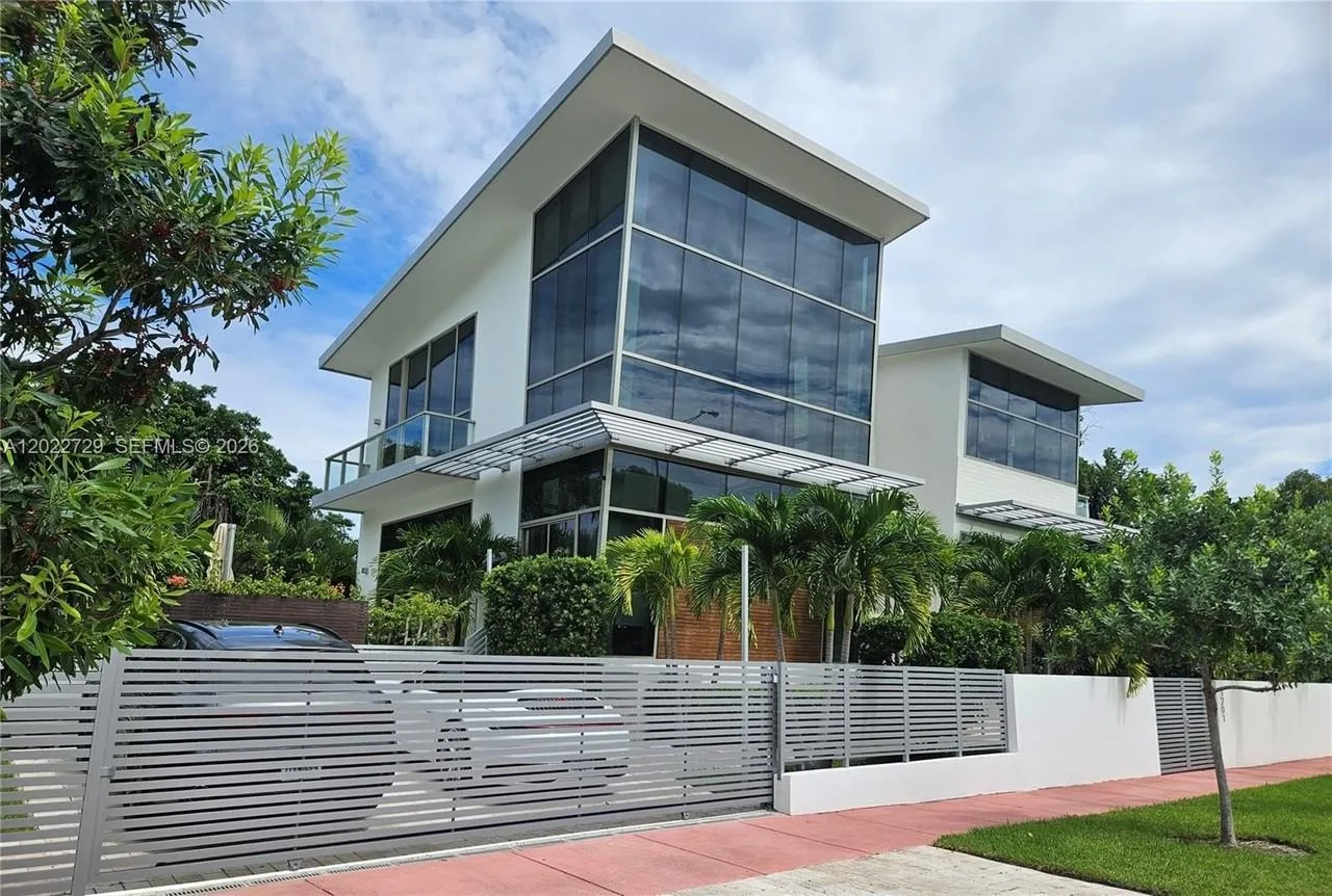 1201 W 47th St, Miami Beach, FL 33140, USA