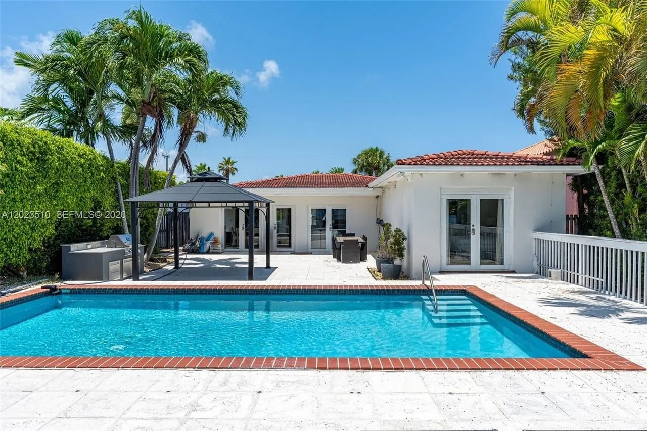 1430 Stillwater Dr, Miami Beach, FL 33141, USA