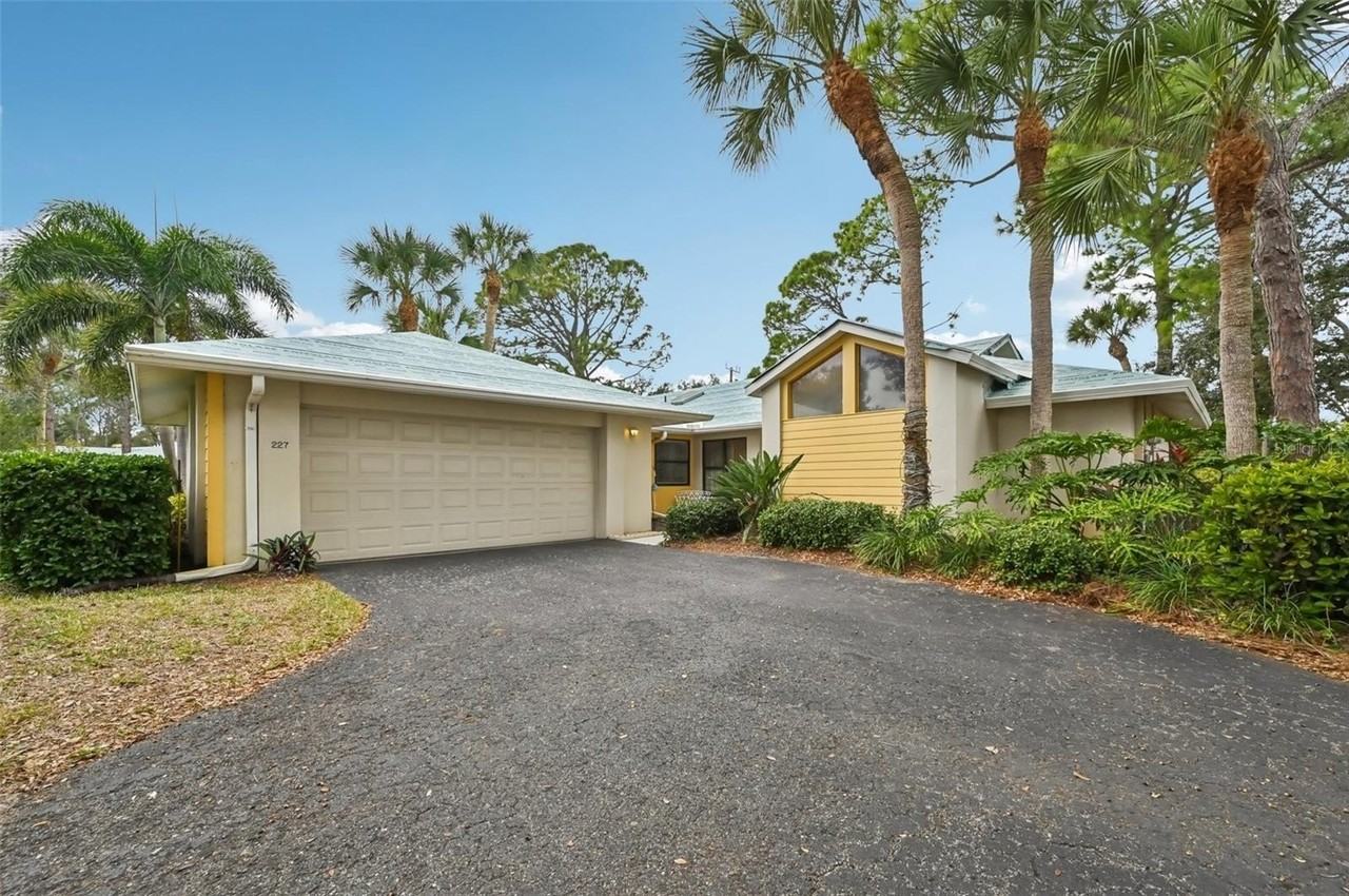 227 Southampton Dr, Plantation, FL 34293, USA