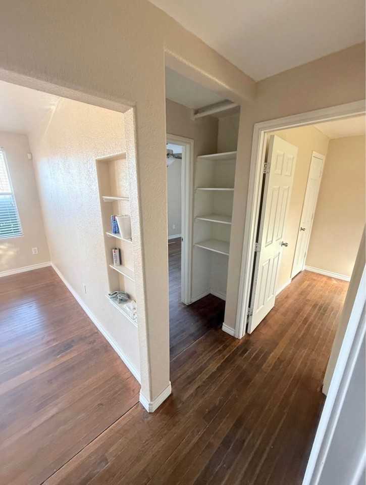 1446 Donald Aaron St, San Antonio, TX 78221, USA