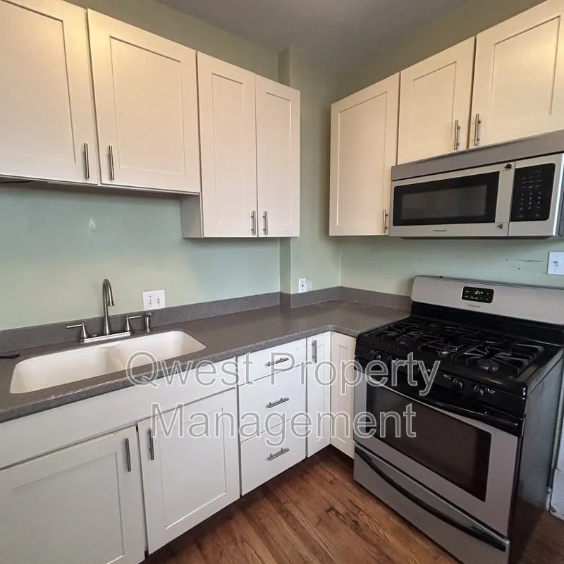 1126 Fulton St E, Grand Rapids, MI 49503, USA
