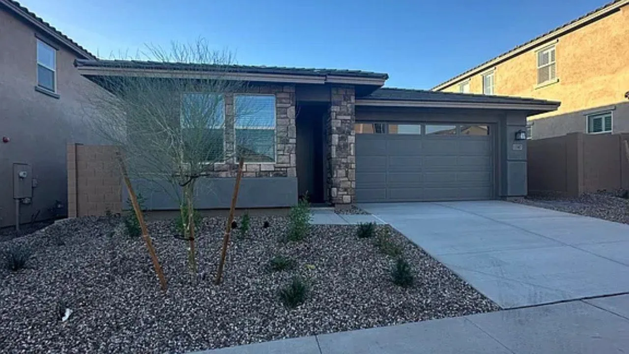 13367 W Eagle Feather Rd, Peoria, AZ 85383, USA