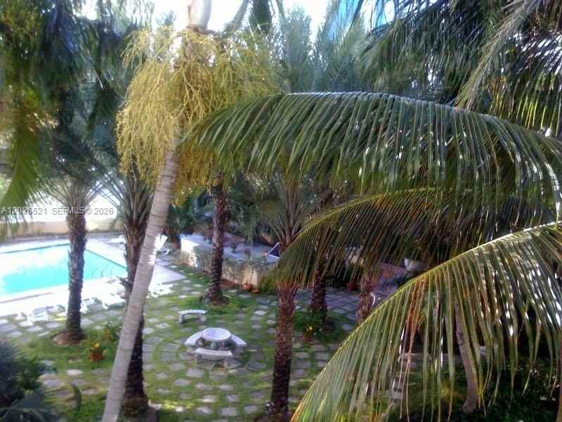 2421 Lake Pancoast Dr, Miami Beach, FL 33140, USA