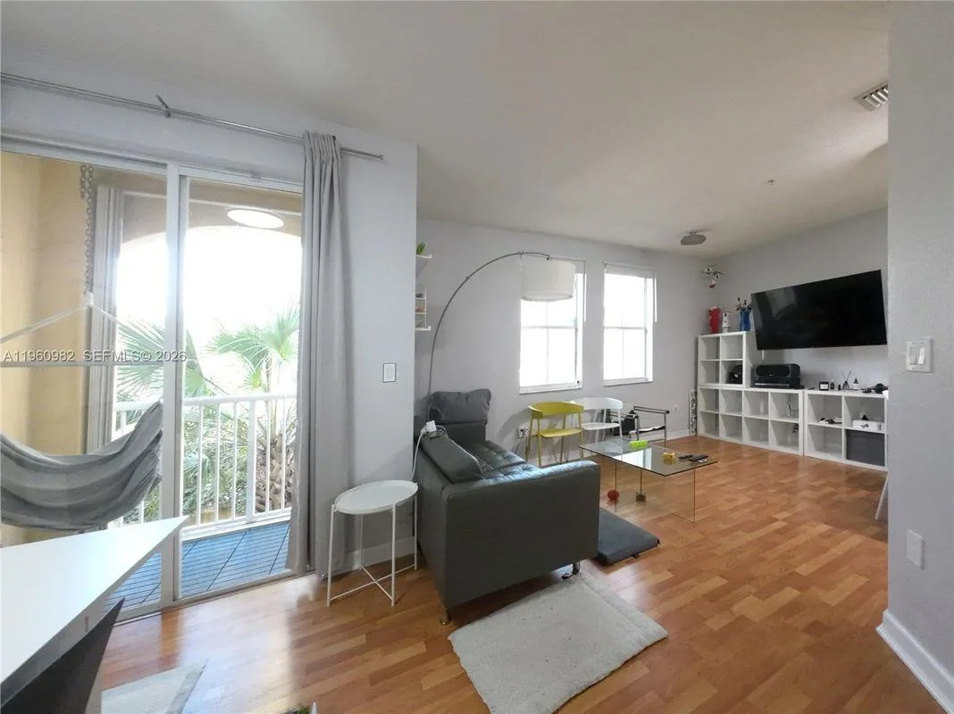 130 Jacaranda Country Club Drive, Plantation, FL 33324, USA