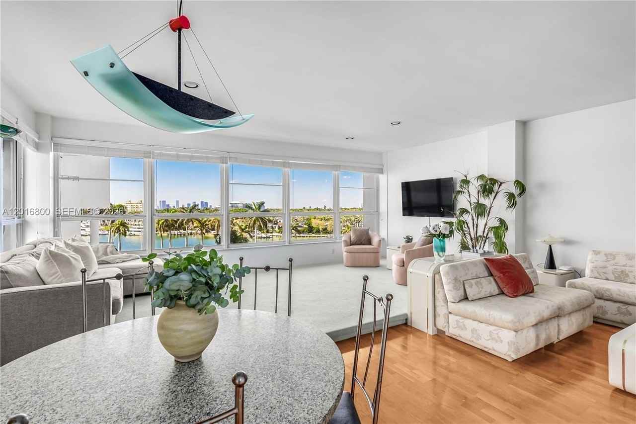 4925 Collins Ave, Miami Beach, FL 33140, USA
