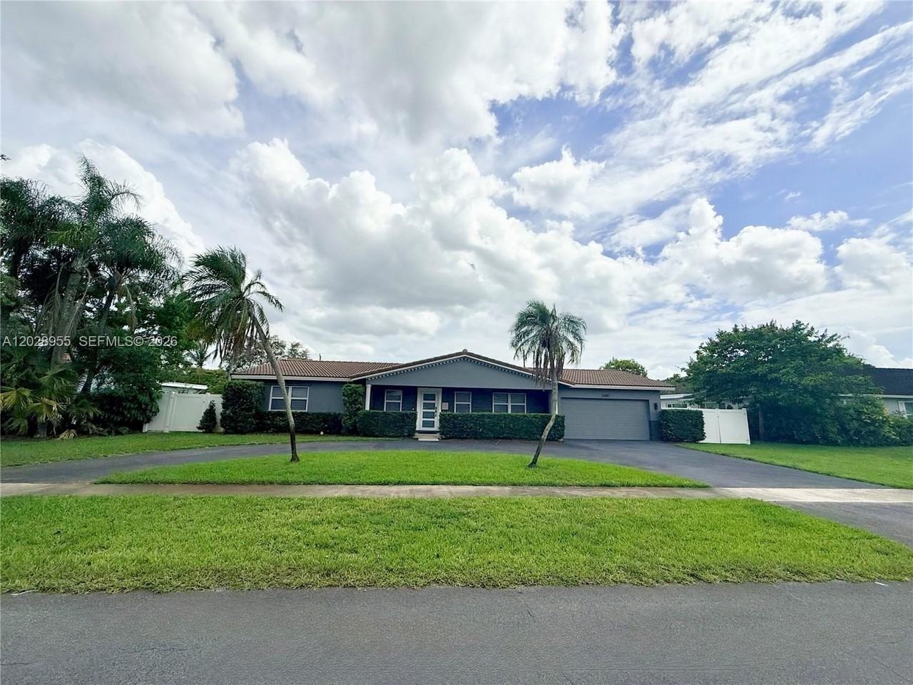 5680 Sw 7th St, Plantation, FL 33317, USA