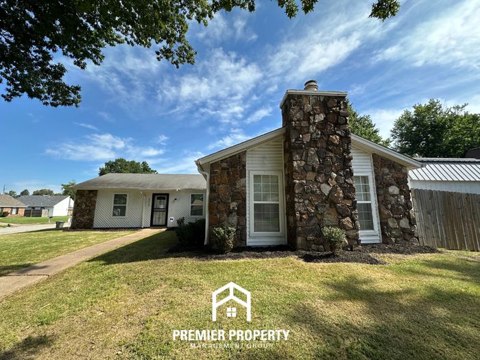 6014 Whisper Valley Dr, Memphis, TN 38141, USA