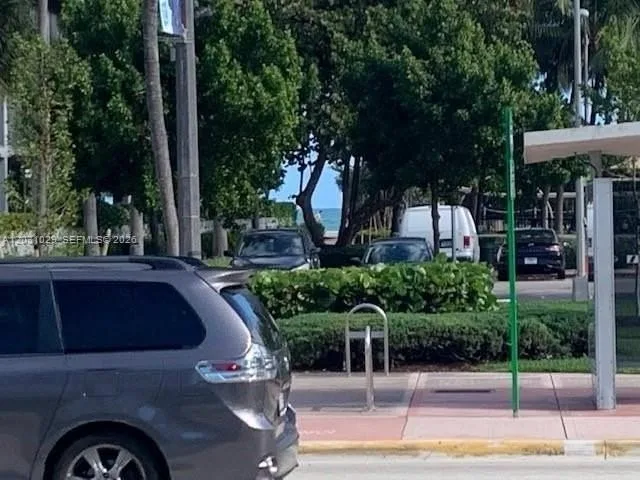 6490 Collins Avenue, Miami Beach, FL 33140, USA