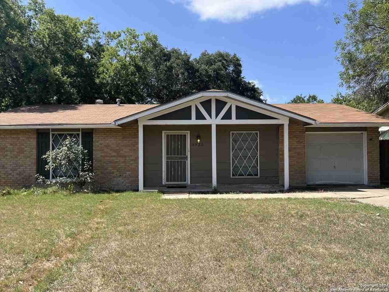 5922 Castle Hunt, San Antonio, TX 78218, USA
