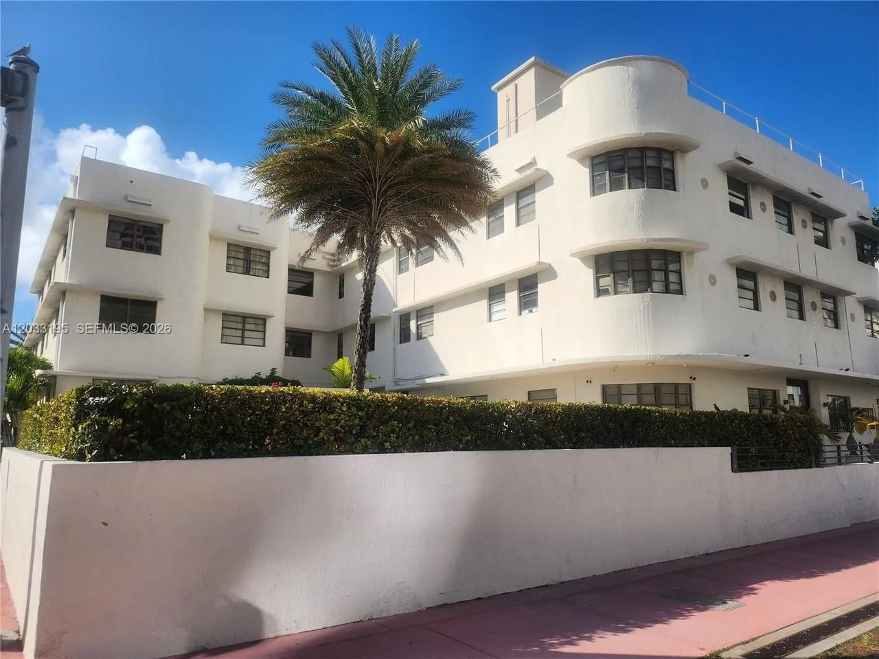 2700 Collins Ave, Miami Beach, FL 33140, USA