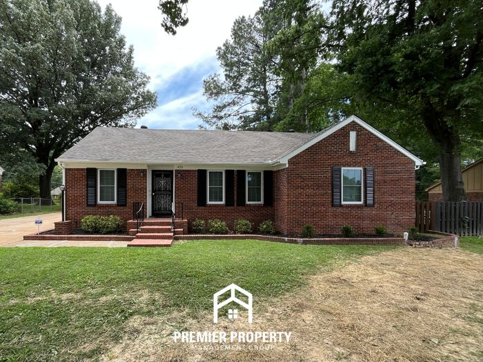 1873 Grovehaven Dr, Memphis, TN 38116, USA
