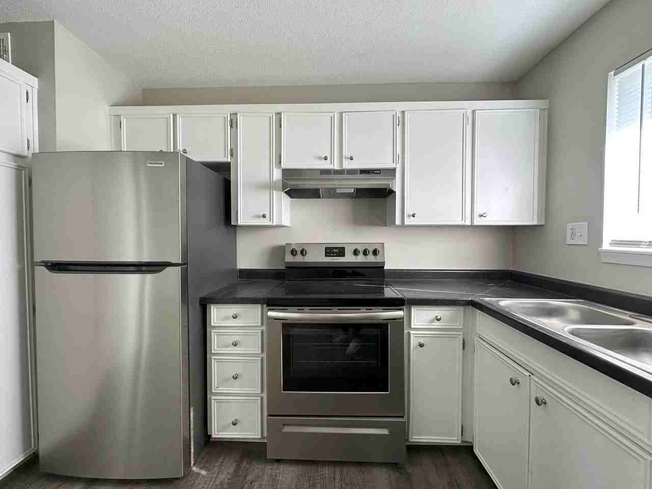 5563 Marty St, Overland Park, KS 66202, USA