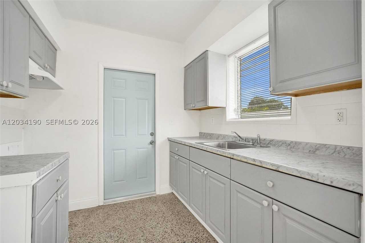 710 82nd St, Miami Beach, FL 33141, USA