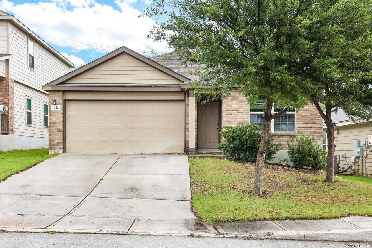 1922 Marbach Woods, San Antonio, TX 78245, USA