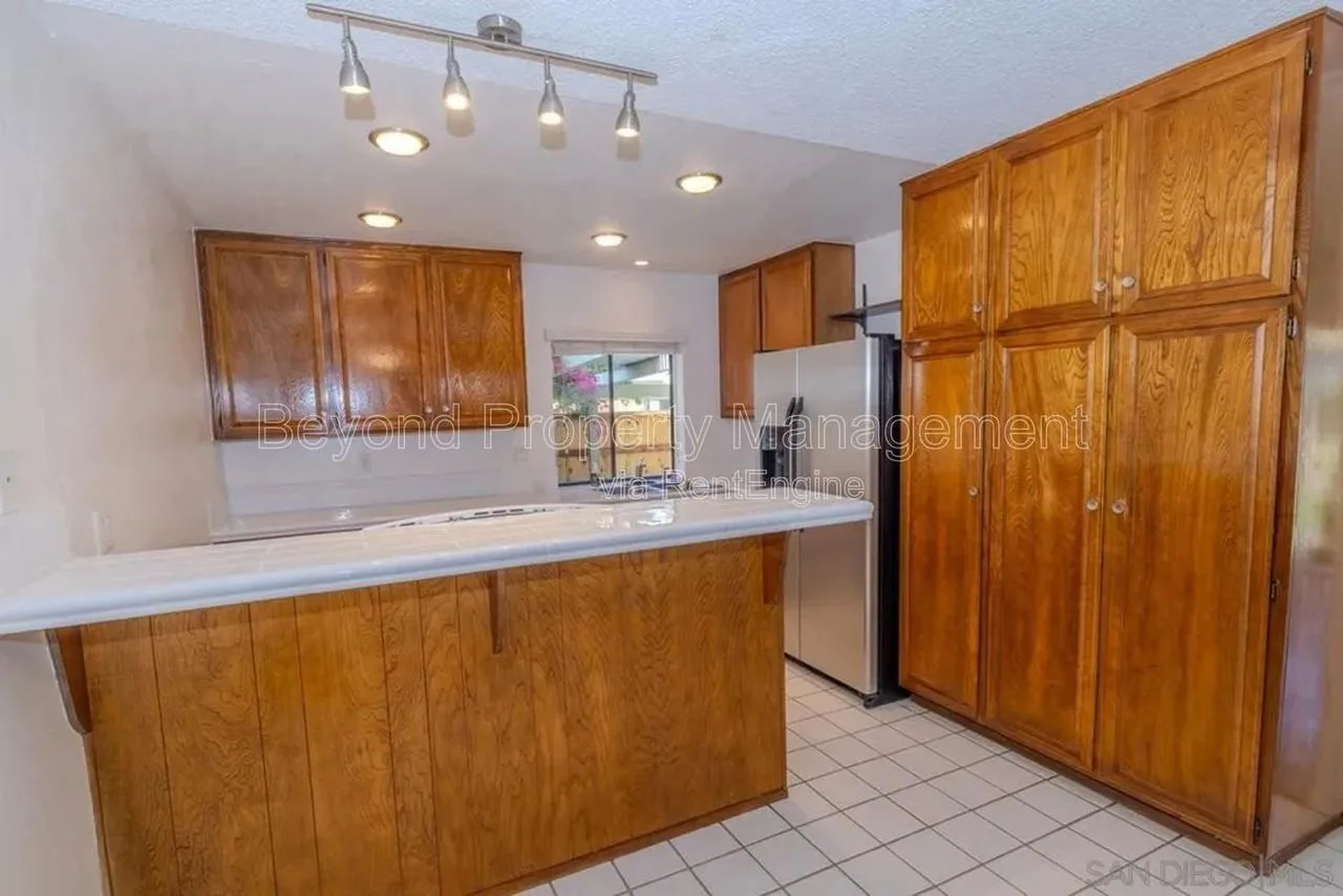 10743 Caminito Cascara, San Diego, CA 92108, US