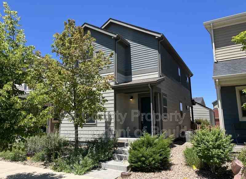 1208 Hummingbird Cir, Longmont, CO 80501, USA
