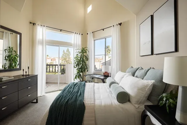 5305 Toscana Way, Unit 108