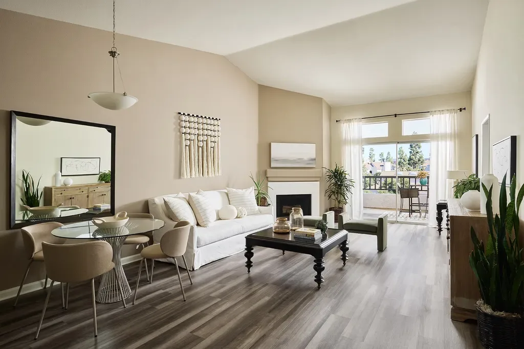 5305 Toscana Way, Unit 108