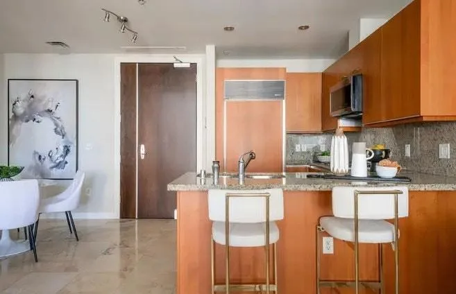 550 Front Street, Unit 215