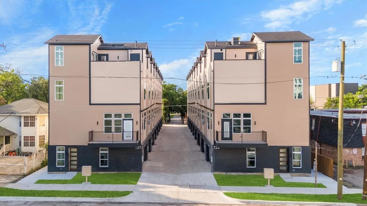 723 West 10th Street, Dallas, TX 75208, USA