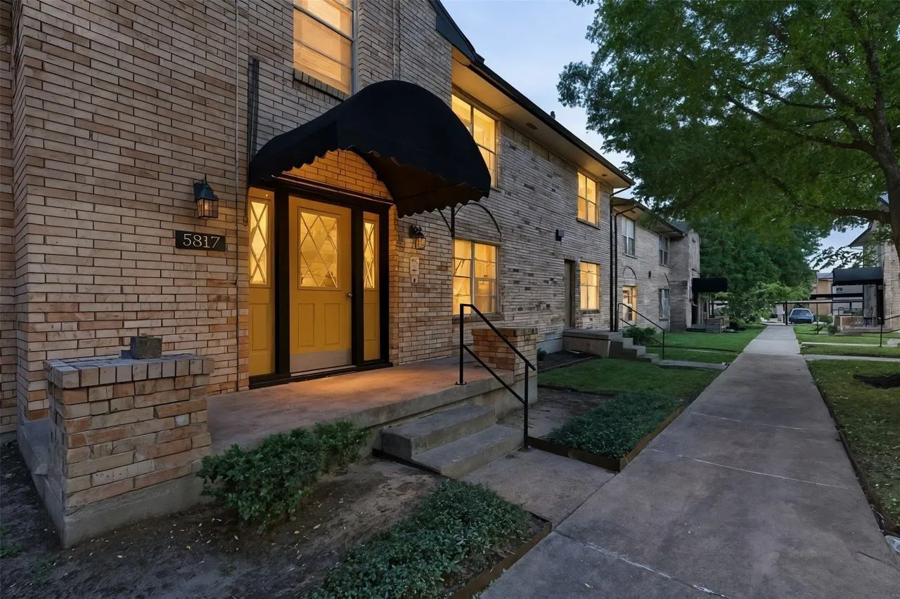 5817 Sandhurst Lane, Dallas, TX 75206, USA