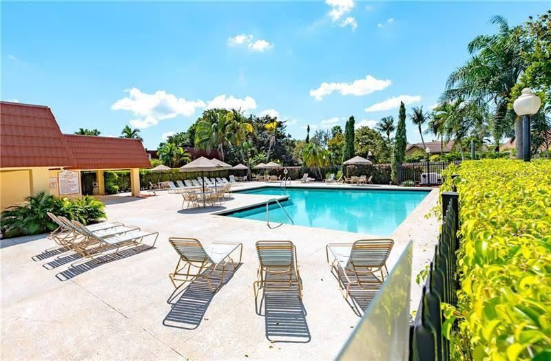 9991 NW 6th Court, Plantation, FL 33324, USA