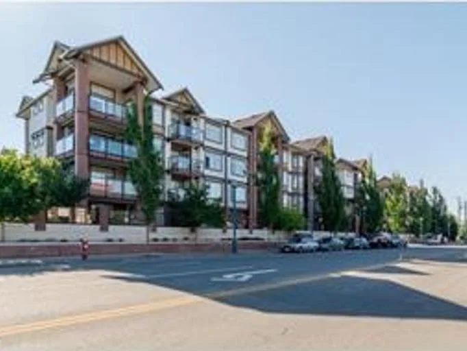 For Rent - Available May 1st - Top floor unit!