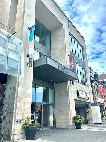 90 George St Unit 1405