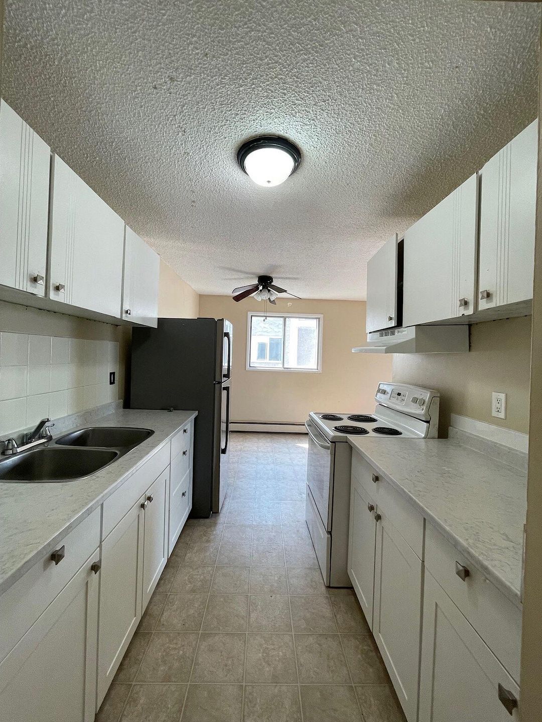 Apartment close to west Edmonton mall and future LRT