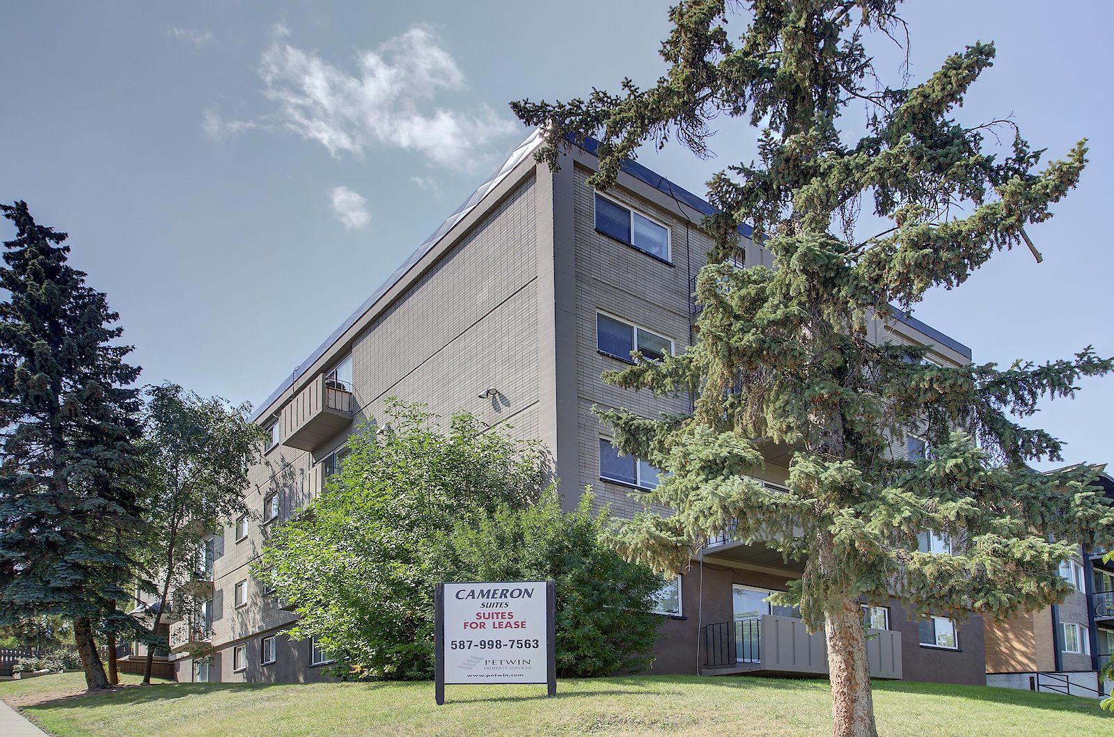 **LOWER MOUNT ROYAL**1909 on 12th Calgary