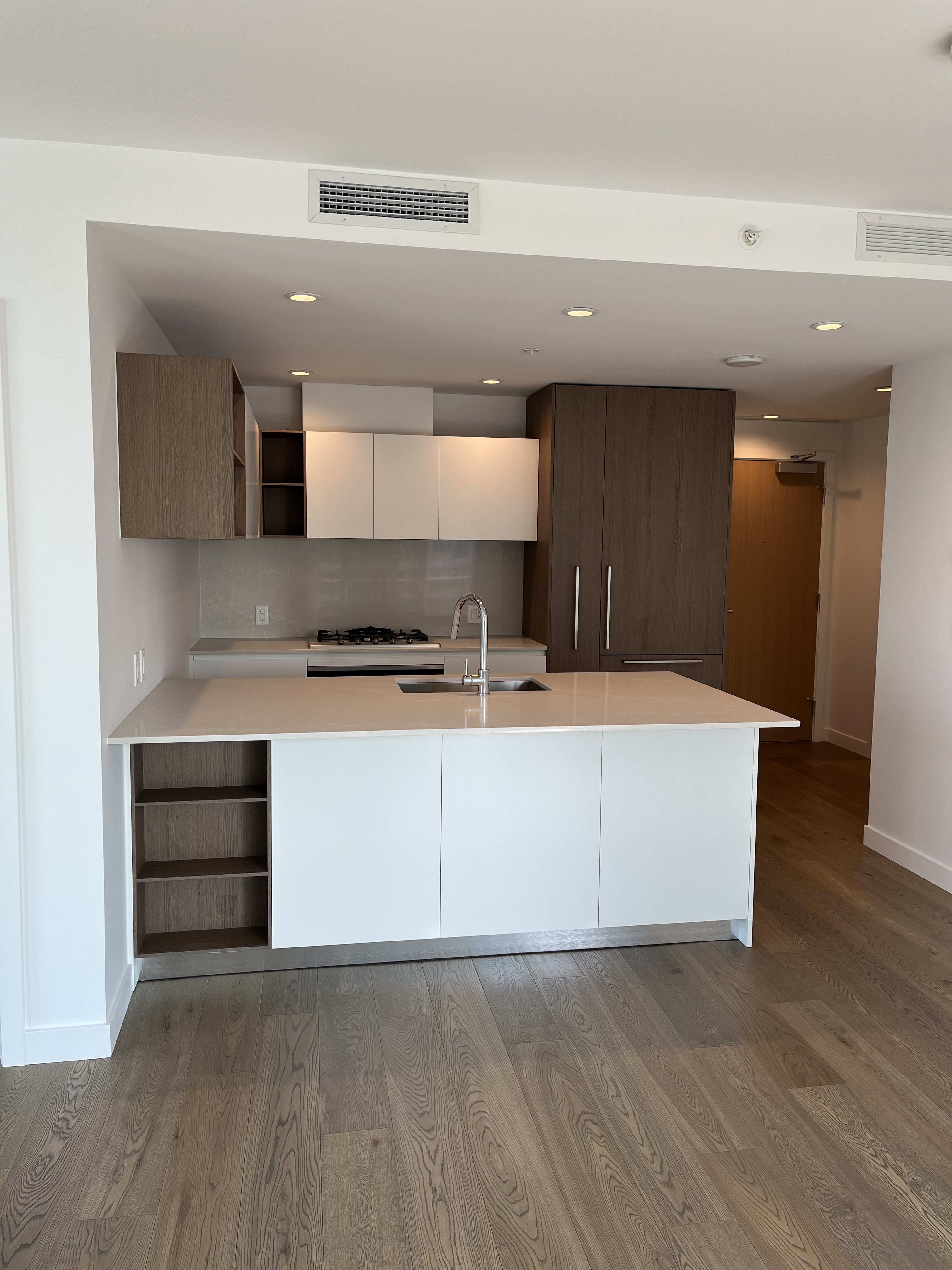 6000 McKay Avenue, Burnaby, BC - Condo for rent
