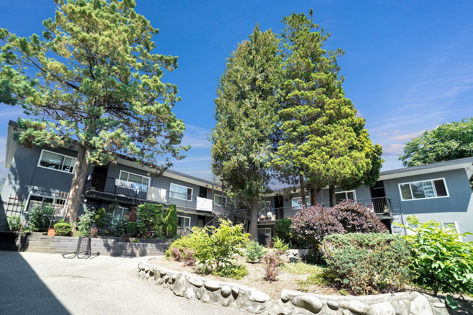 Parkwood Gardens - 3-Bedroom 1-Bathroom Burnaby New Westminster Area
