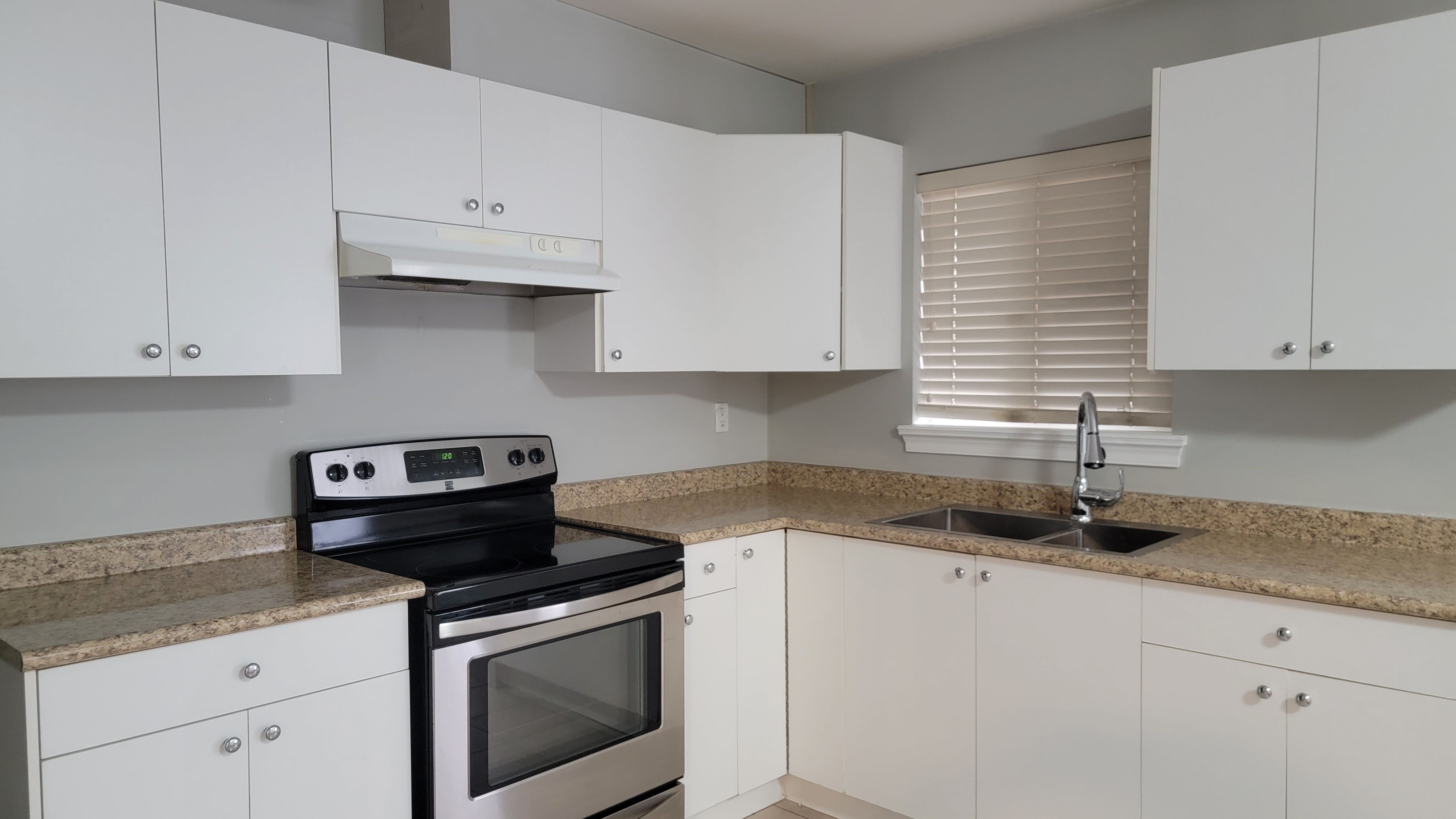 18951 55A Avenue, Surrey, BC - House for rent