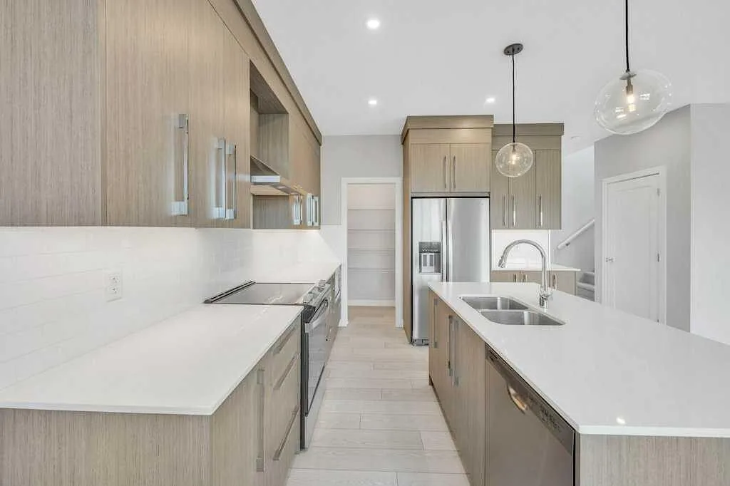 Main Floor - 183 Dawson Wharf Rise