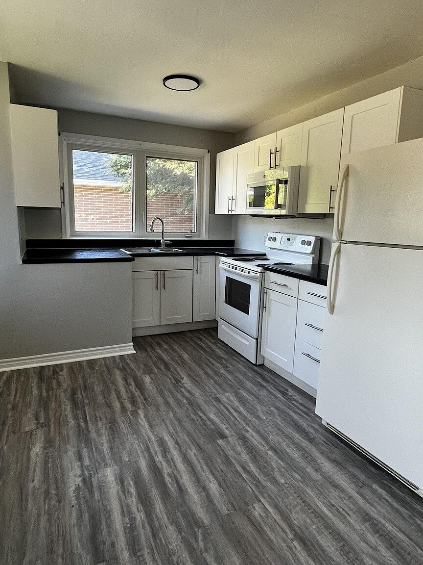 Well Kept East End Duplex