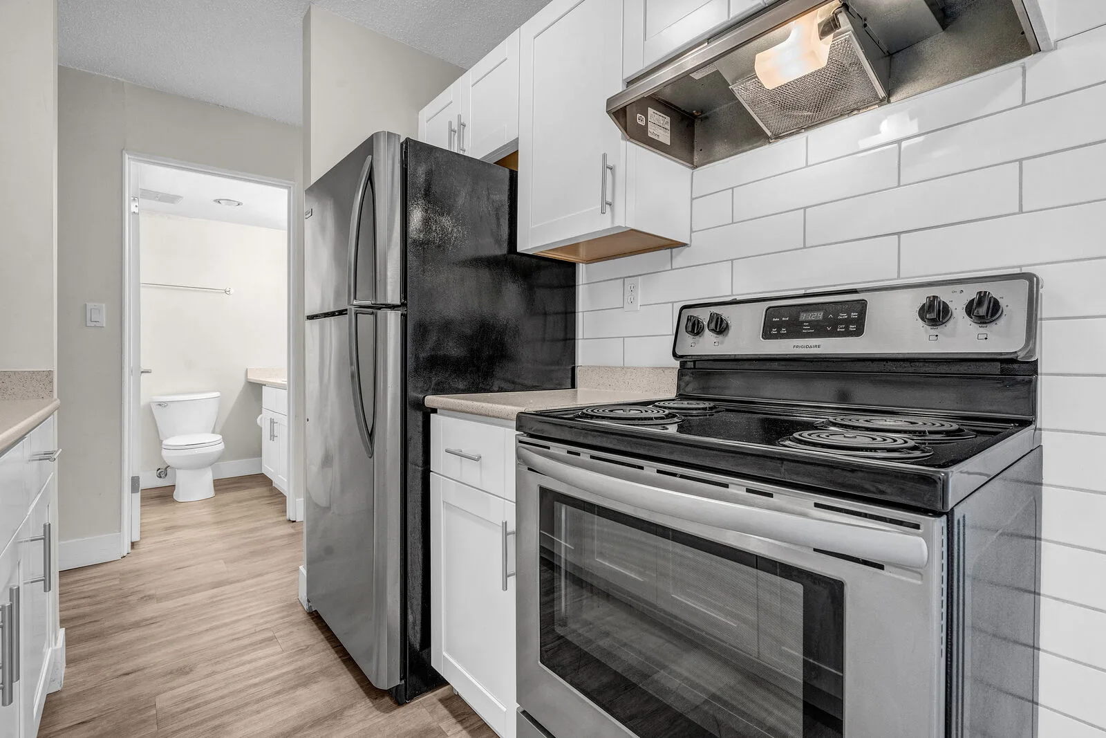 FIRST MONTH FREE! 1 bedroom Available now at Gatensbury Apartments!