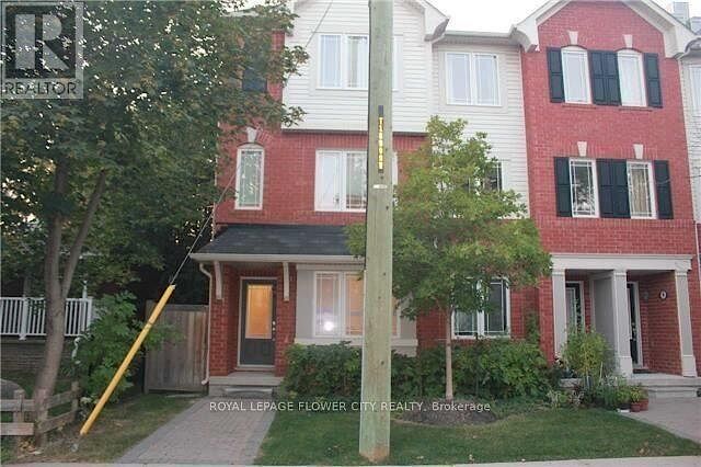 Row / Townhouse in Brampton (Queen Street Corridor)