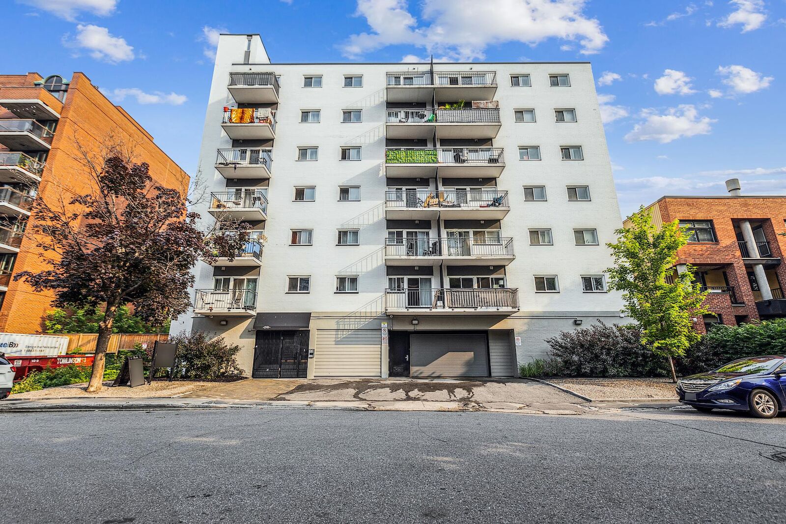 215 Clarence Street Apartments