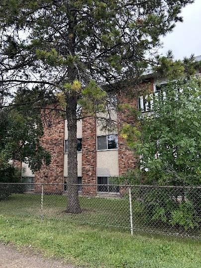 SF232 | 3607 118 Avenue NW | Multiple Units Available | 1 MONTH FREE