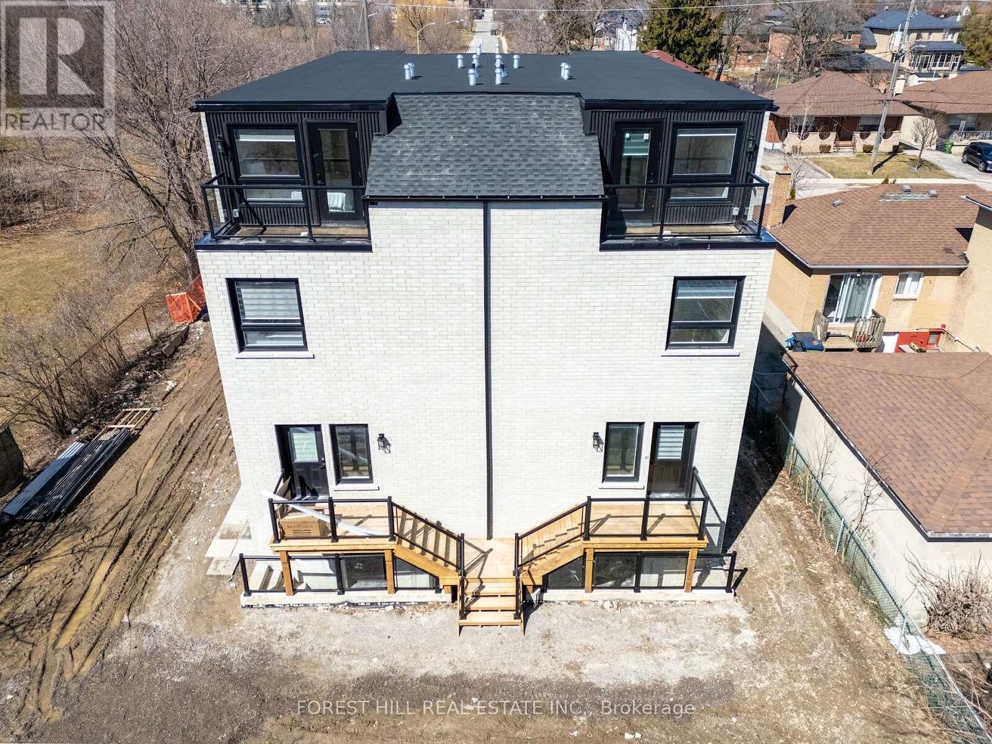 Row / Townhouse in Toronto (Clanton Park)