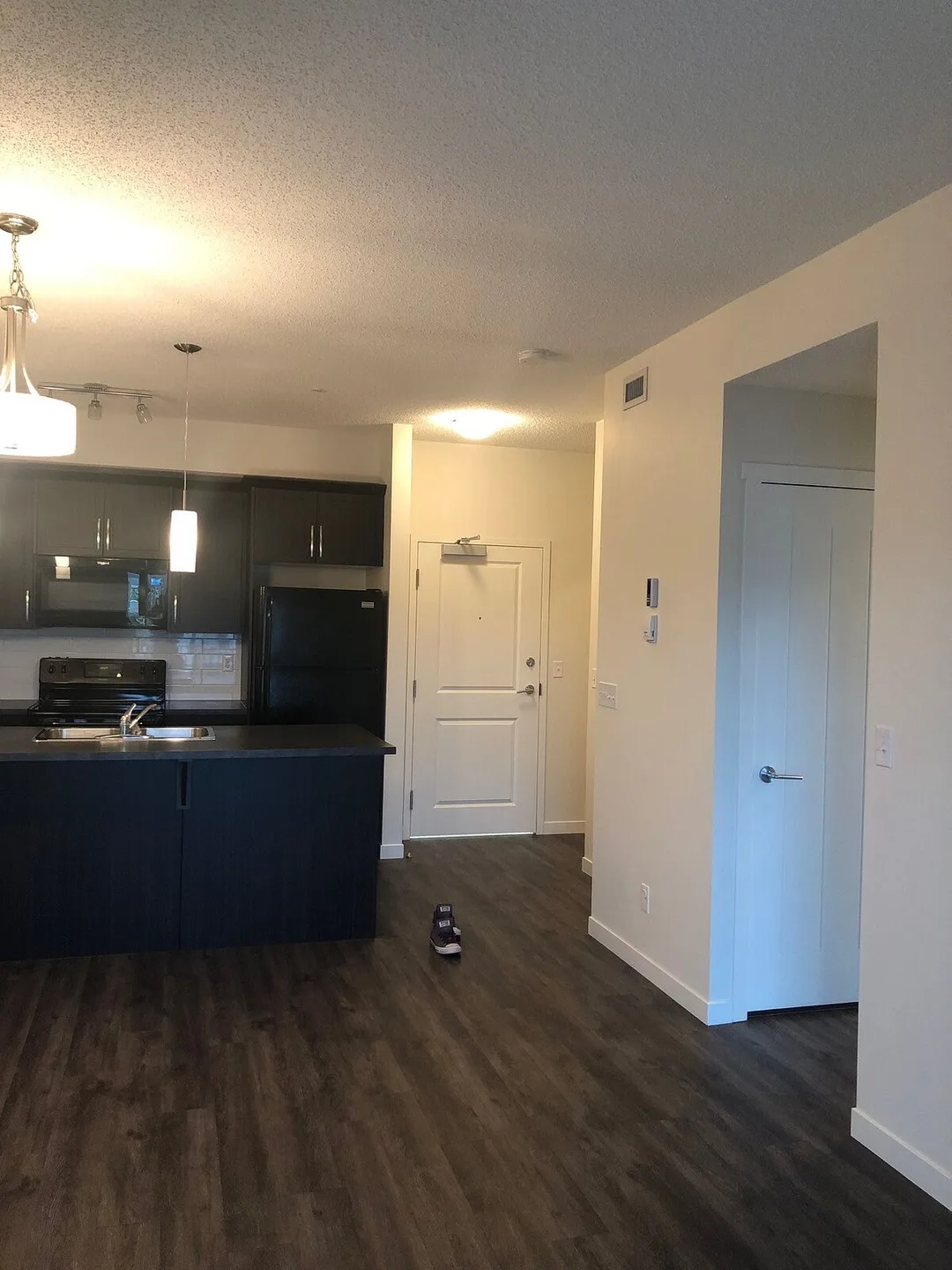 1 bedroom + den available