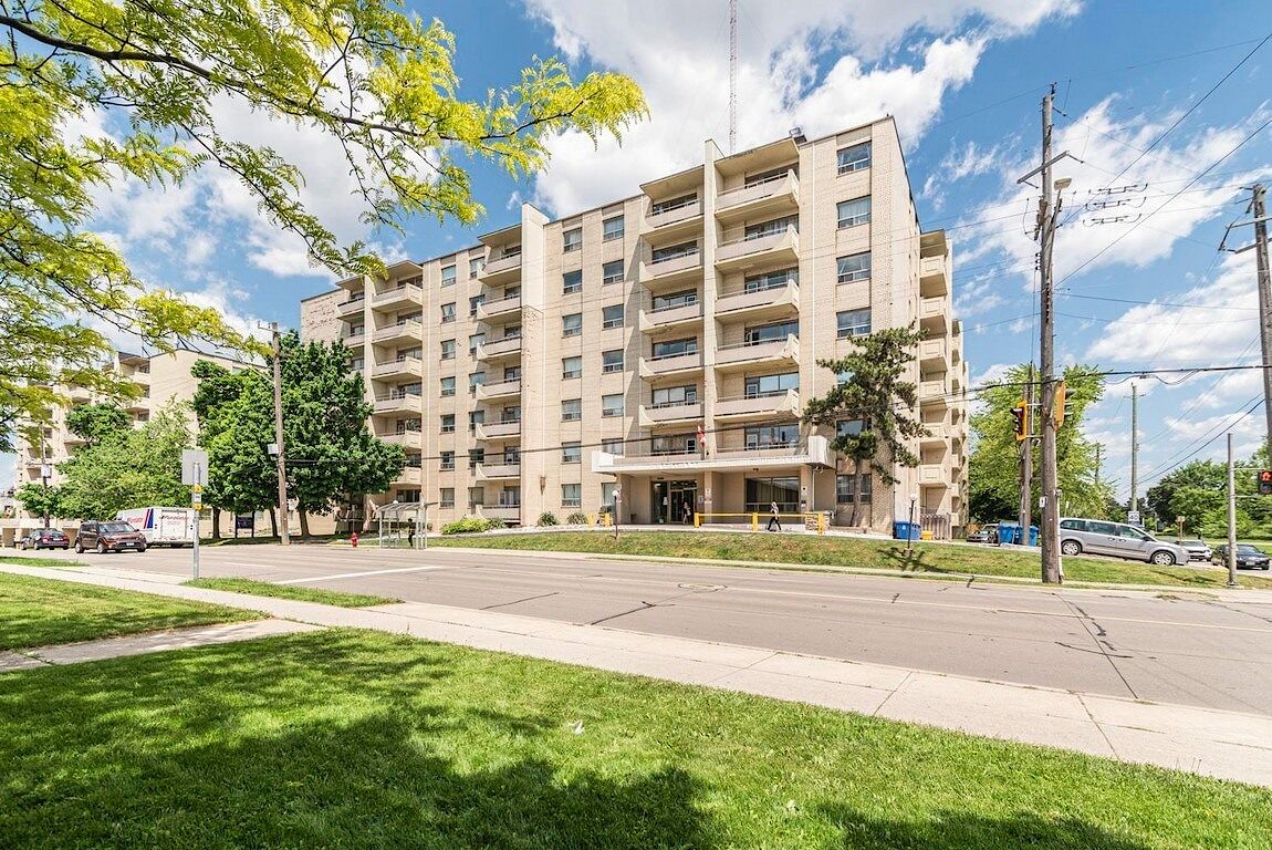 Wilshire East Apartments