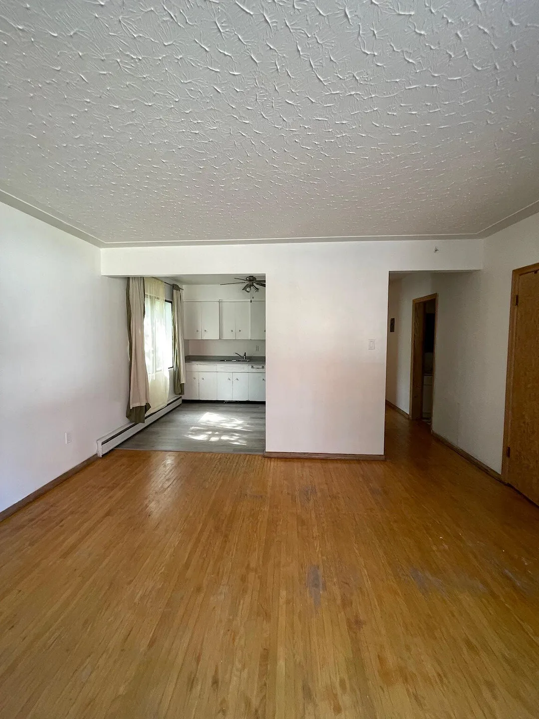 1 Bedroom Apartment for Rent – Downtown Oliver Area