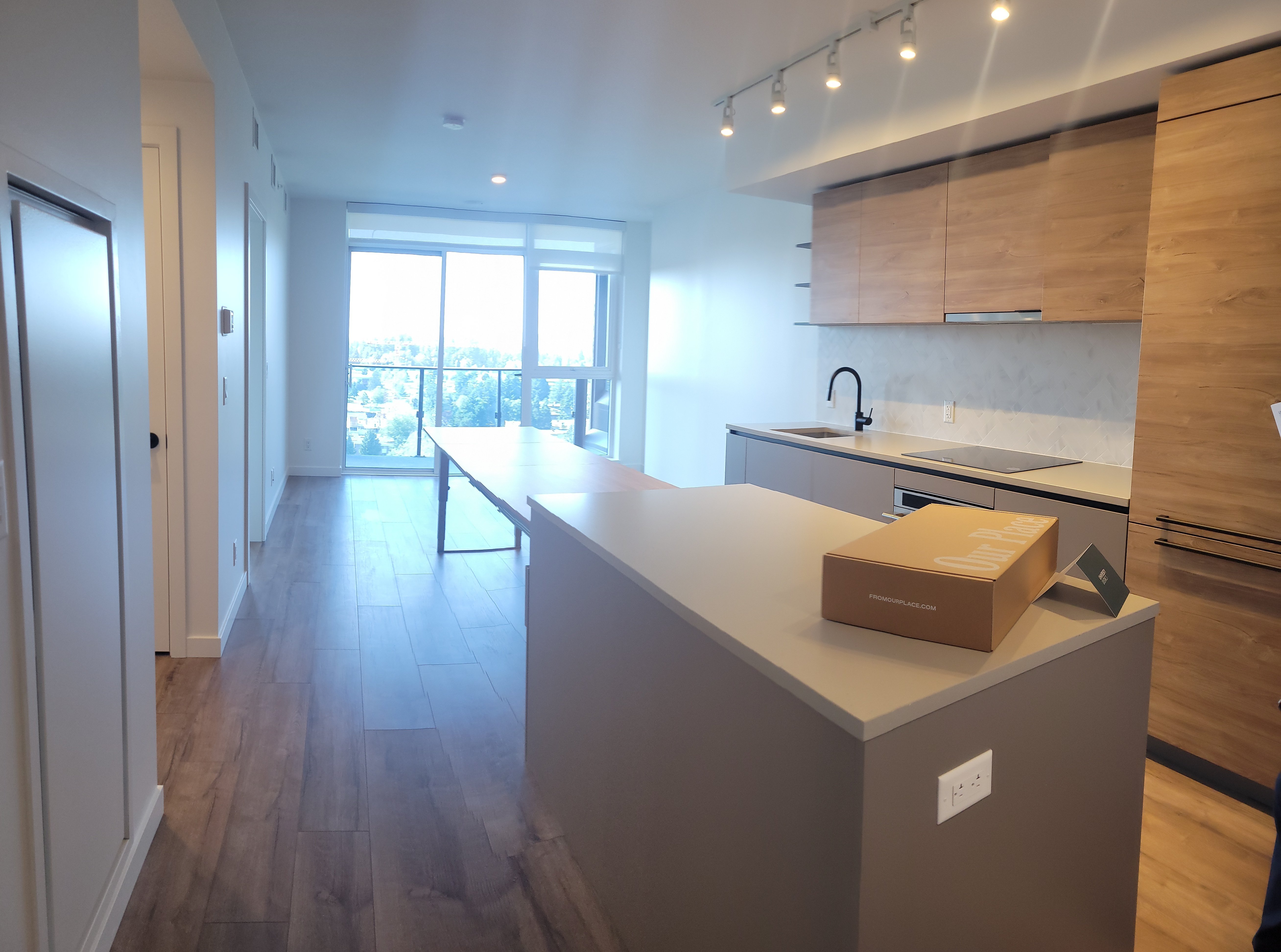 10428 University Drive, Surrey, BC - Condo for rent