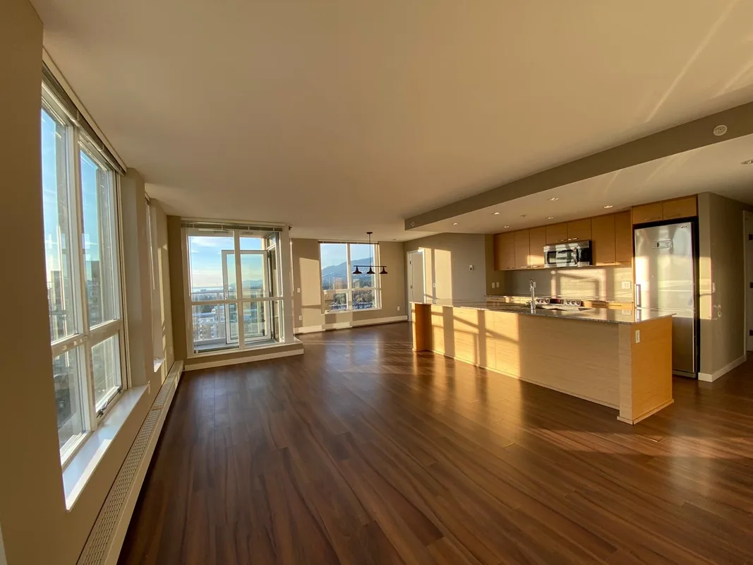 135 17th St E, North Vancouver, BC