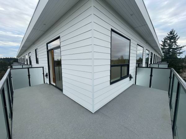 Surrey Guilford Corner Penthouse 1Br Unit for Rent!