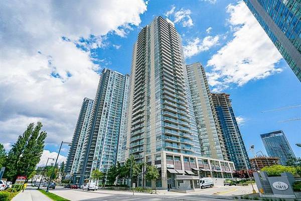 New Paint New Laminate floor 2Bdrm 2Bath 1Parking Hi-Rise,North Surrey